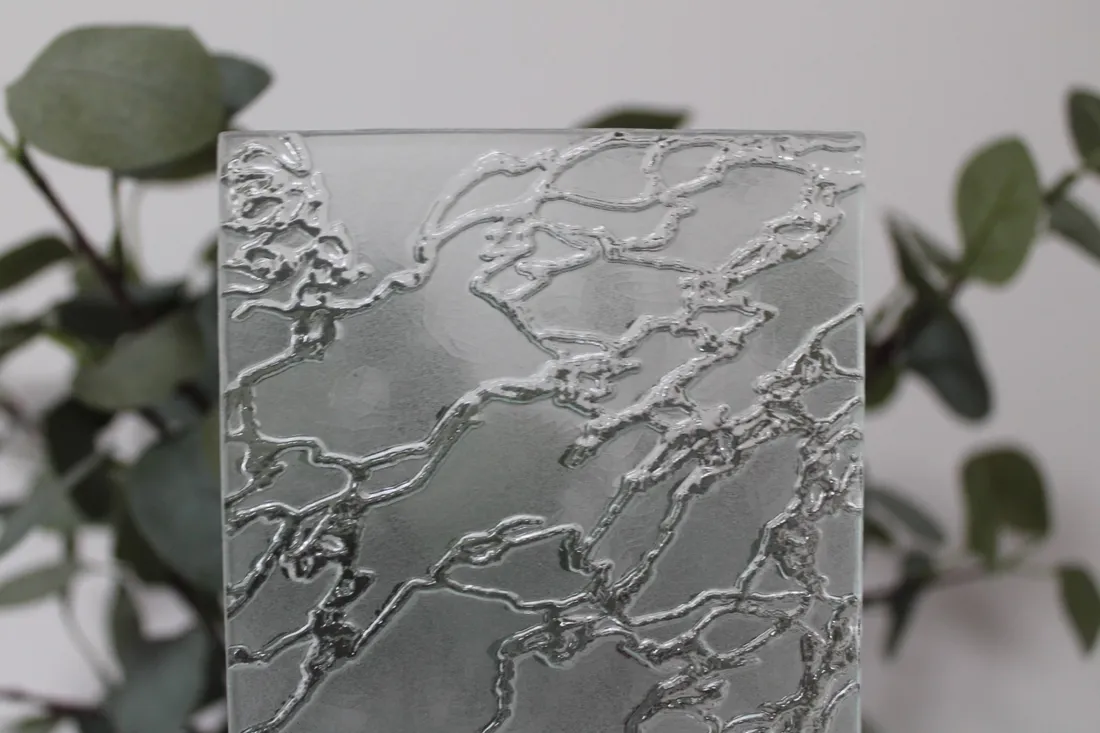 Próbka szkła Chinchilla, organiczny relief
